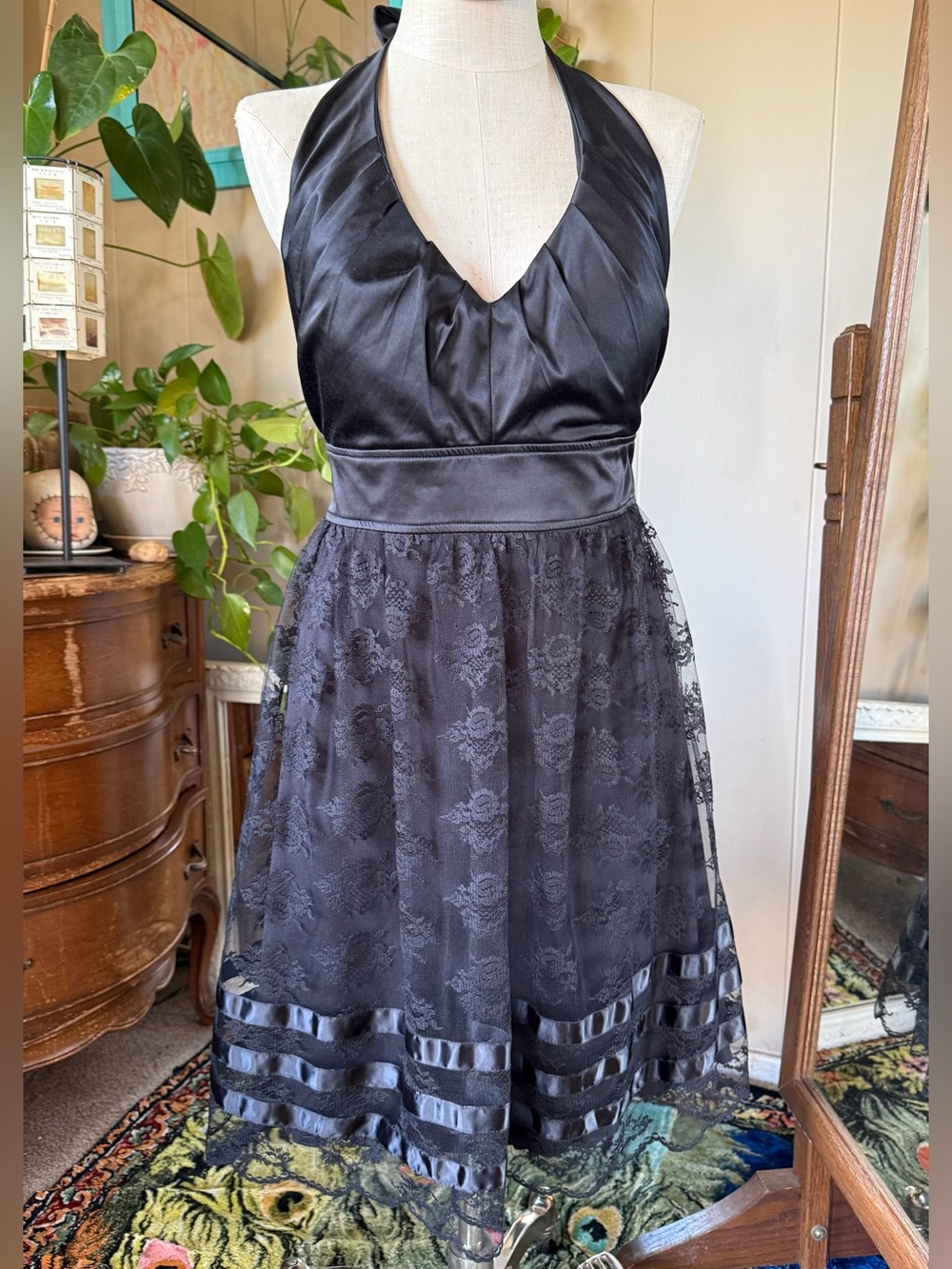 Torrid vintage black lace pleated heater dress, size 18, goth coquette